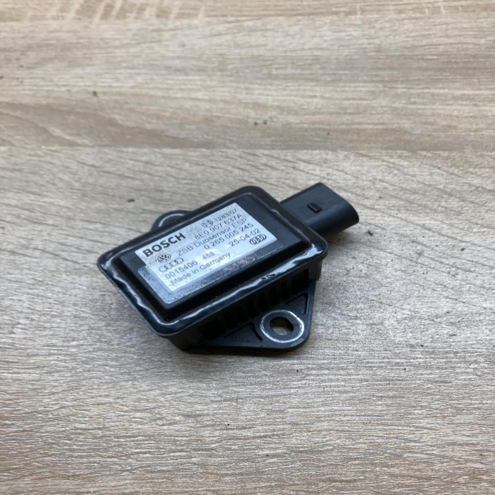 8E0907637A 0265005245  ESP acceleration yaw rate sensor Audi A4 S4 B6 8E 8H