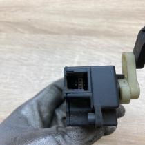 006864V   Air flap motor/actuator Opel Vectra C