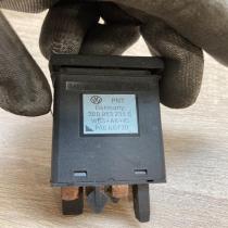 3B0953235C   Hazard light switch Volkswagen PASSAT B5