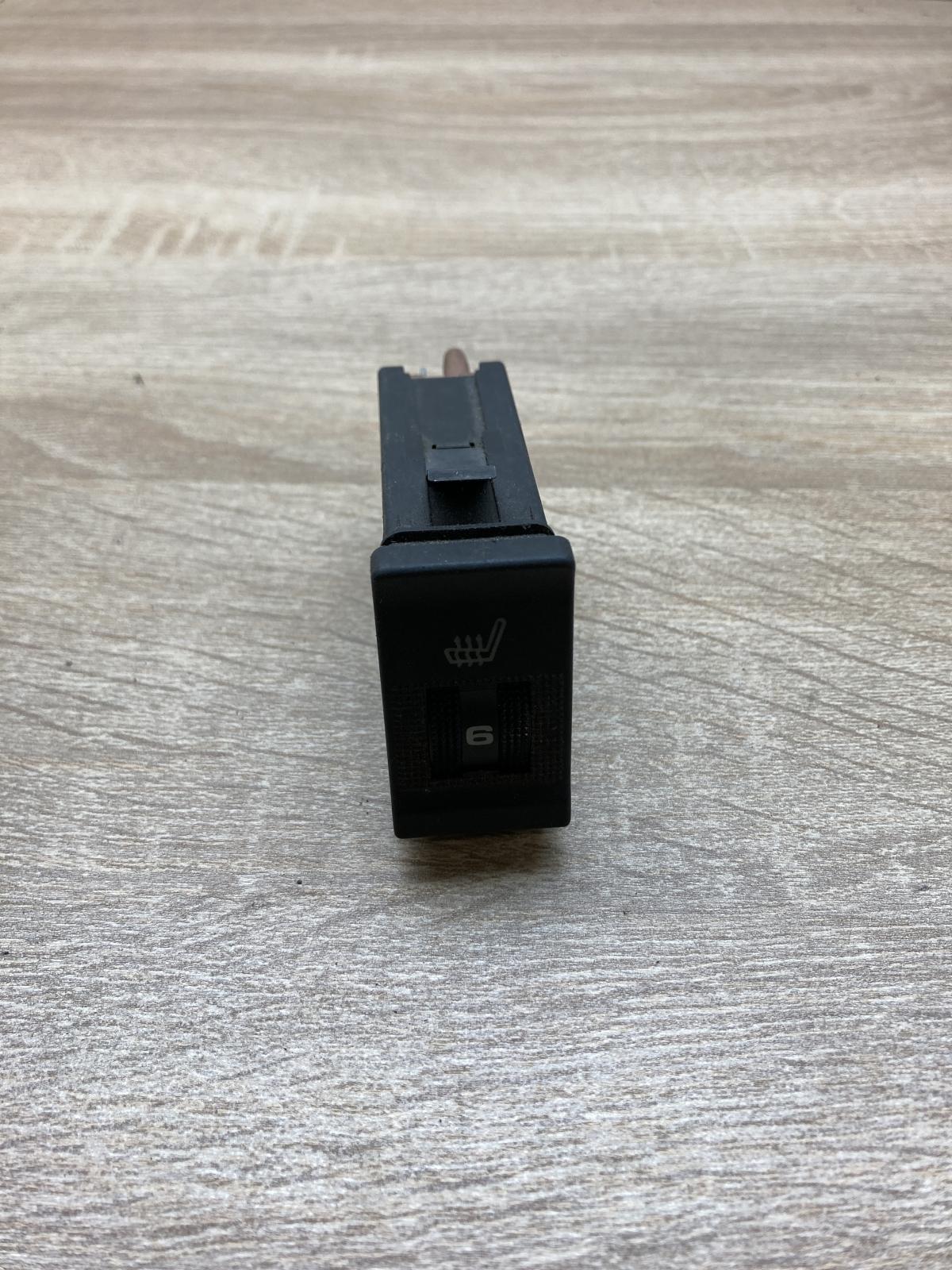 4A0963563   Seat heating switch Audi 100 S4 C4