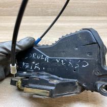 TOYOTA DOOR LOCK   Front door lock Toyota Corolla Verso AR10