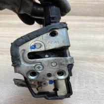 TOYOTA DOOR LOCK   Front door lock Toyota Corolla Verso AR10