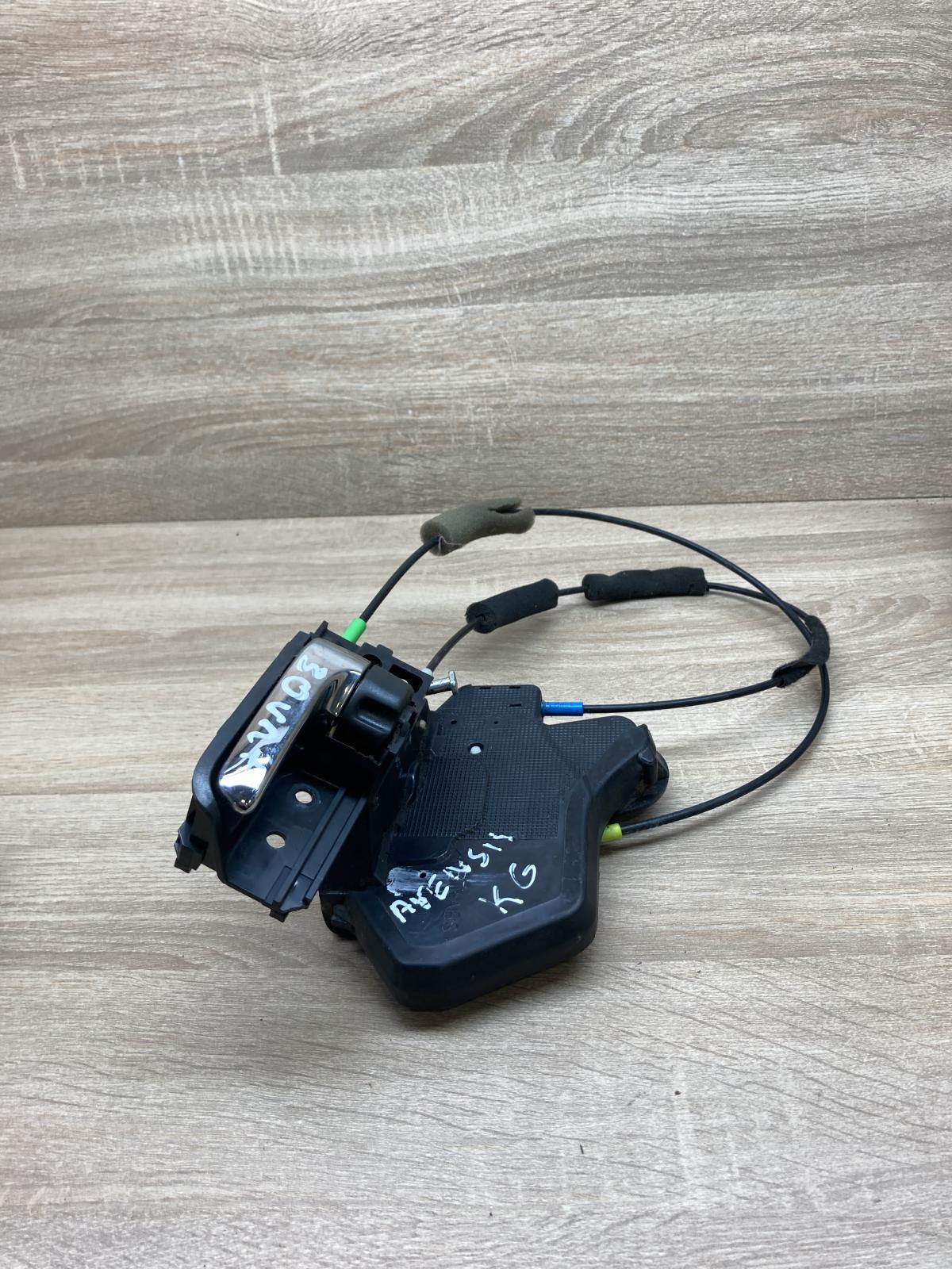 AVENSIS DOOR LOCK   Rear door lock Toyota Avensis T250
