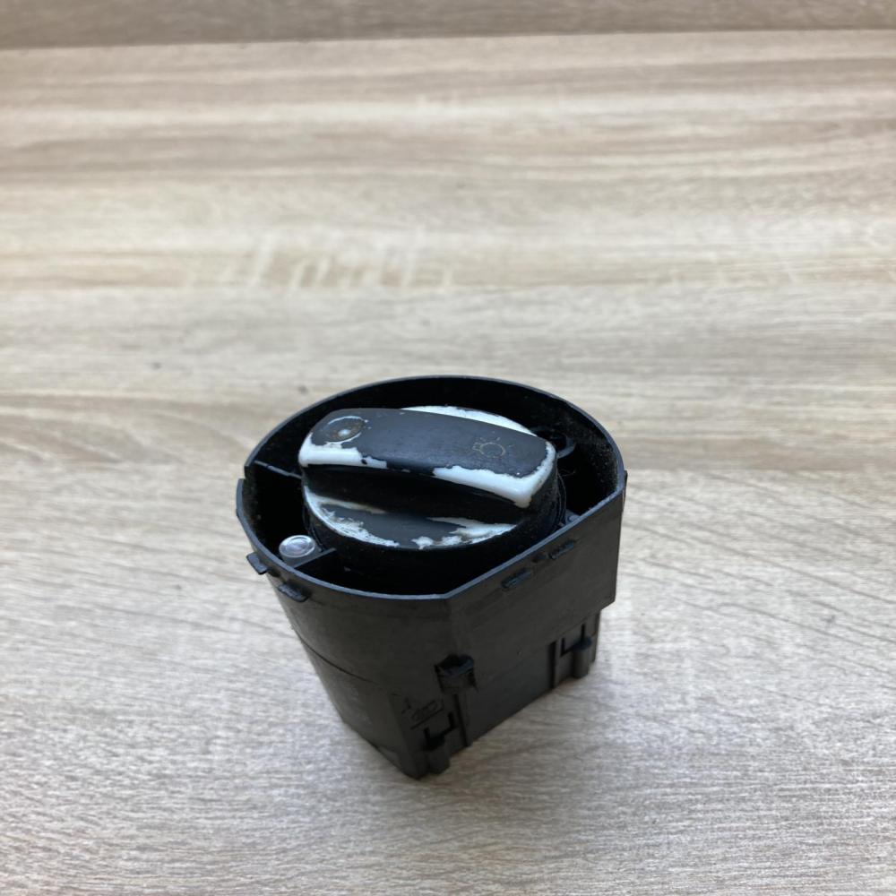 4B1941531F   Light switch Audi A6 S6 C5 4B