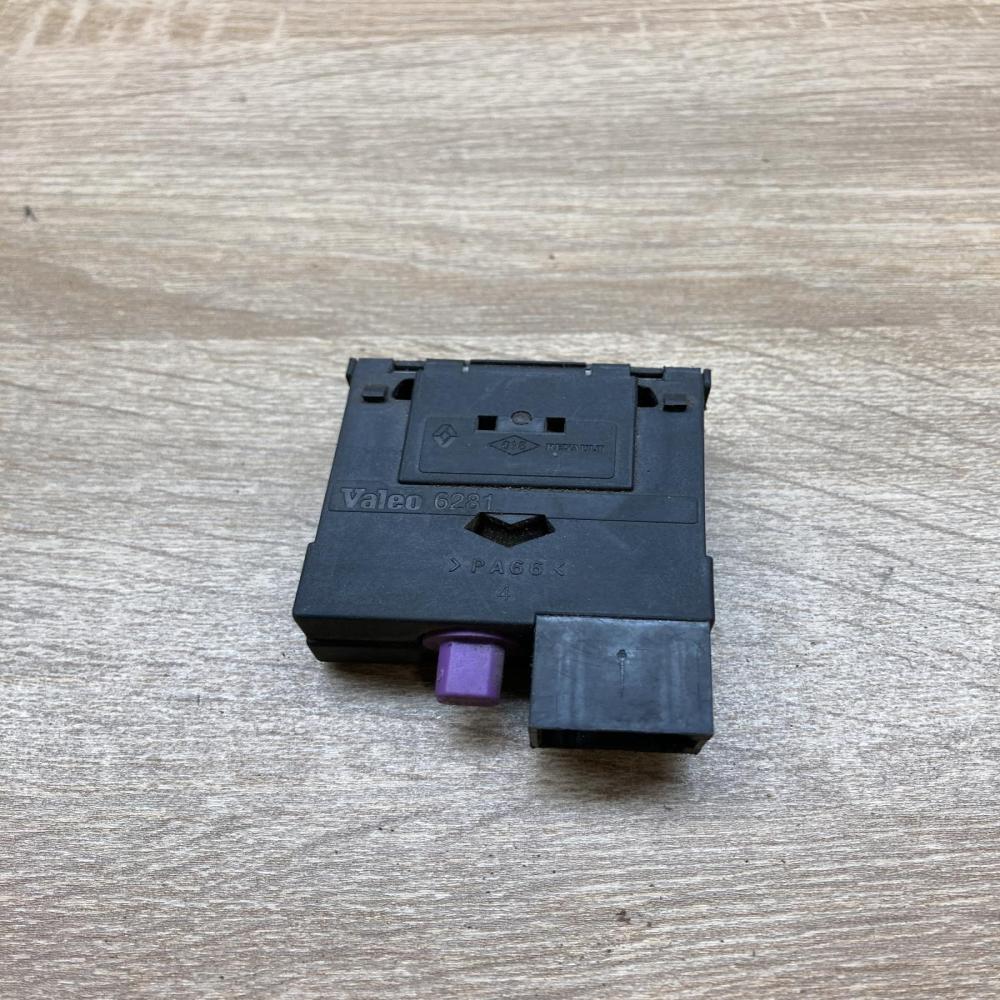 6281 RENAULT LIGHT LEVEL SWITCH  Headlight level height control switch Renault S