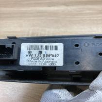 1J3959857   Electric window control switch Volkswagen PASSAT B5
