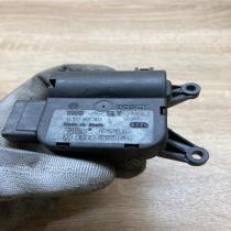 8E1820511B   Air flap motor/actuator Audi A4 S4 B6 8E 8H