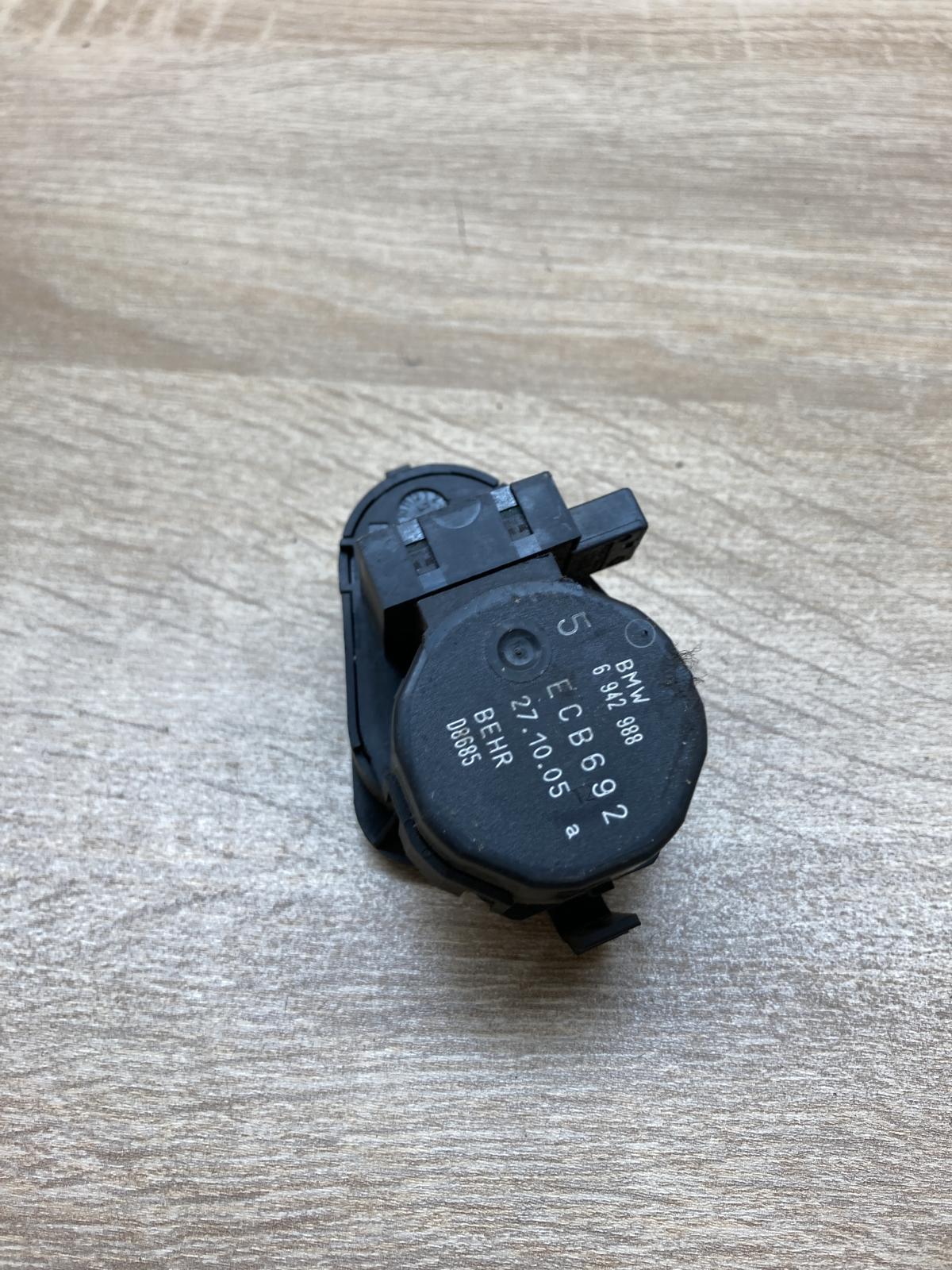 6942988 ECB692  Air flap motor/actuator BMW 5 E60 E61