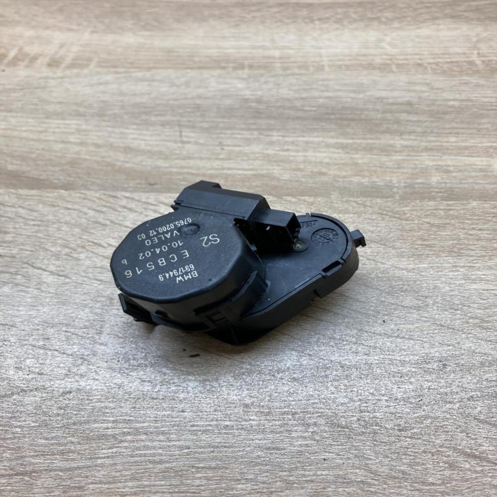 6917944 ECB516  Air flap motor/actuator BMW 5 E39