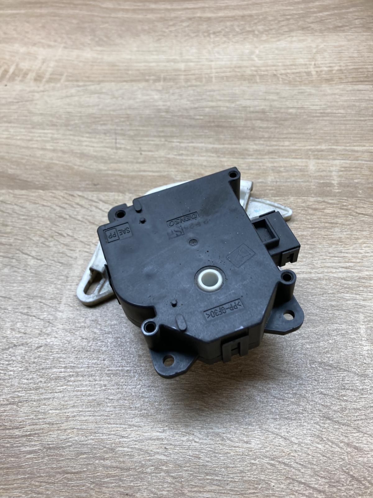 113800 2380 2F2840  Air flap motor/actuator Honda Accord