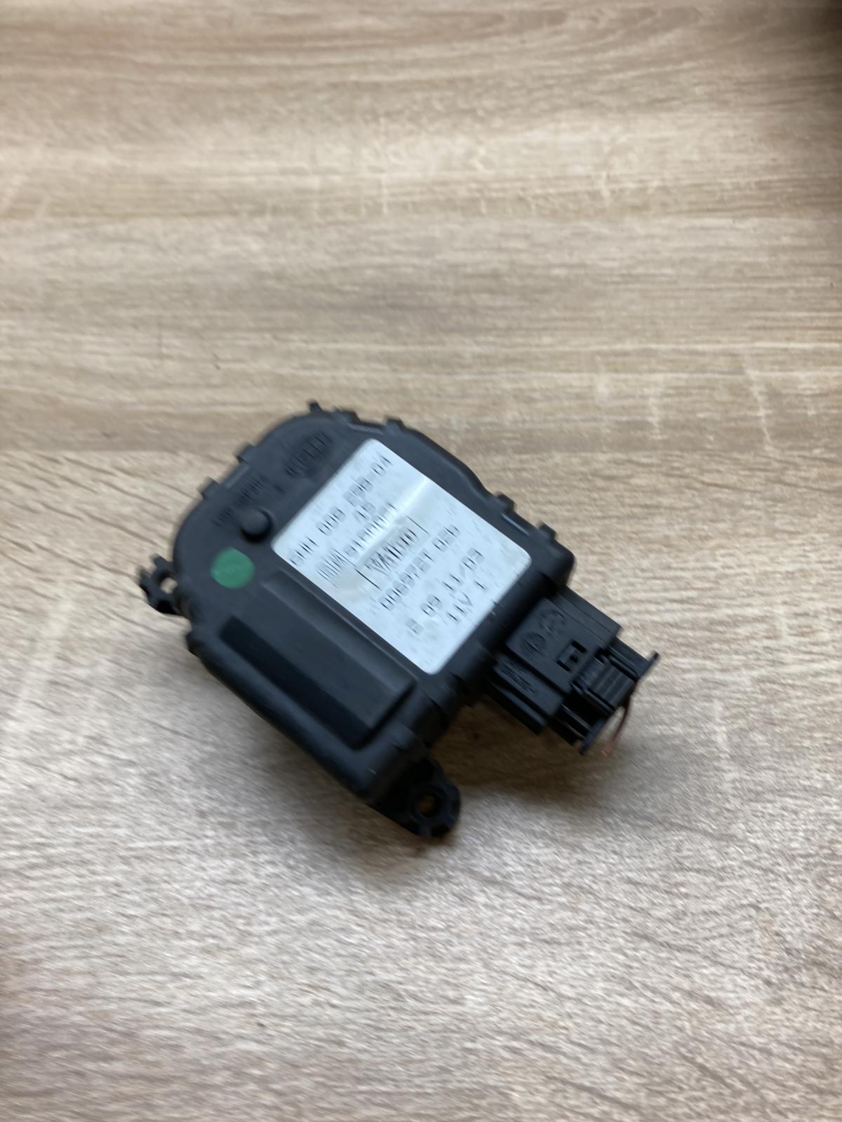 6NN008298 9180021  Air flap motor/actuator Opel Vectra C