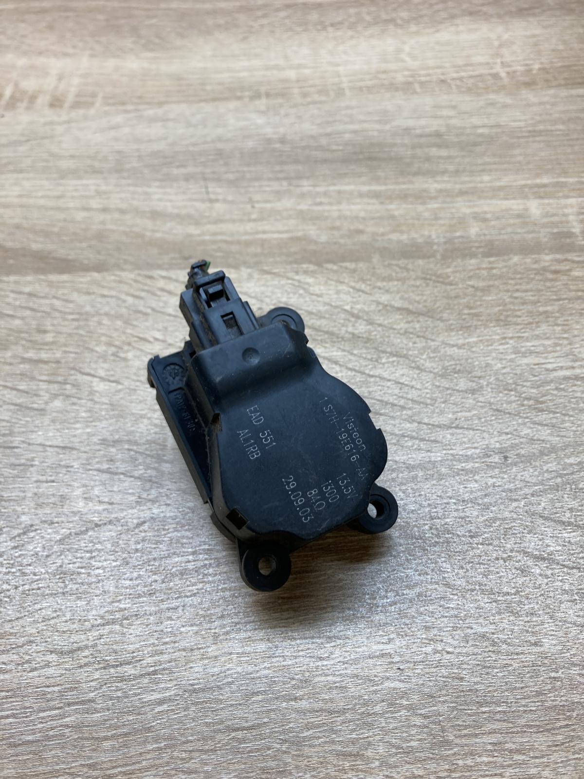 1S7H 19E616 AA EAD551  Air flap motor/actuator Ford Mondeo Mk III