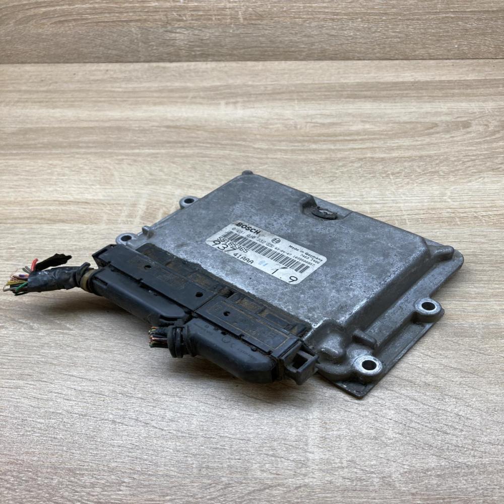 55185365 0281010332  Engine control unit/module ECU Alfa Romeo 147