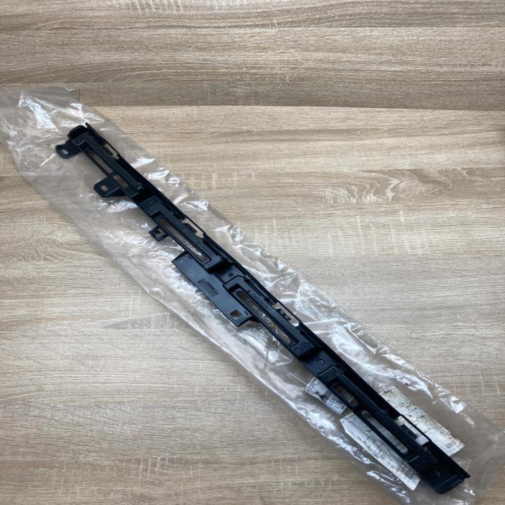 13426391 13426392  Rear bumper mounting bracket Opel Astra K