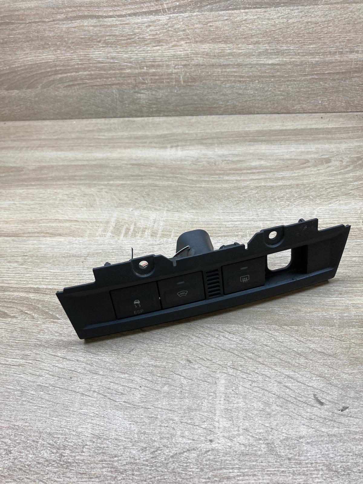 4M51 13D734 BB 4M5113D734BB  Windscreen/window heater switch Ford Focus