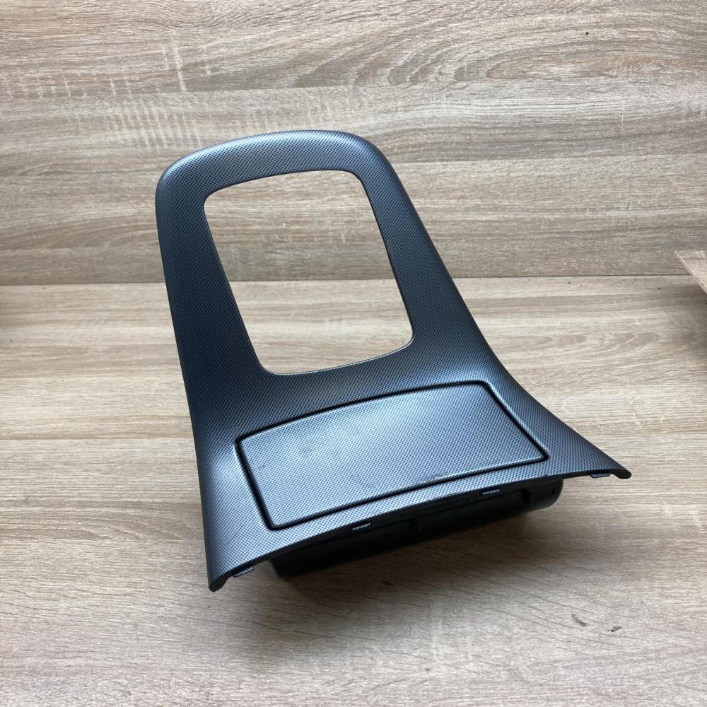 TOYOTA GEAR SURROUND TRIM   Gear shifter surround trim plastic Toyota Avensis T2
