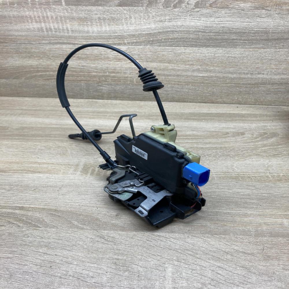 3B1837016BQ   Front door lock Seat Cordoba (6L)