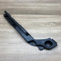 6V6807864   Rear bumper mounting bracket Skoda Fabia Mk3 (NJ)