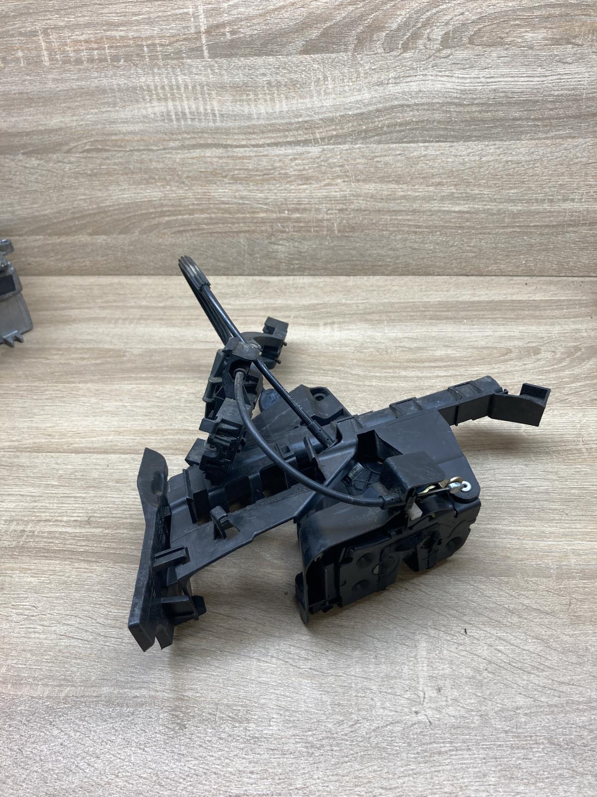 3M5A R26412BM 2400001  Rear door lock Ford C-MAX I