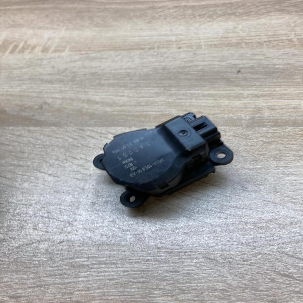 3M5H 19E616 AB 3M5H19E616AB  Air flap motor/actuator Ford Mondeo Mk III