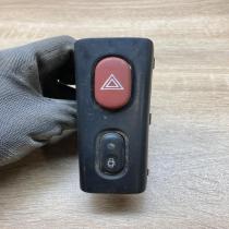 822955   Hazard light switch Renault Laguna I