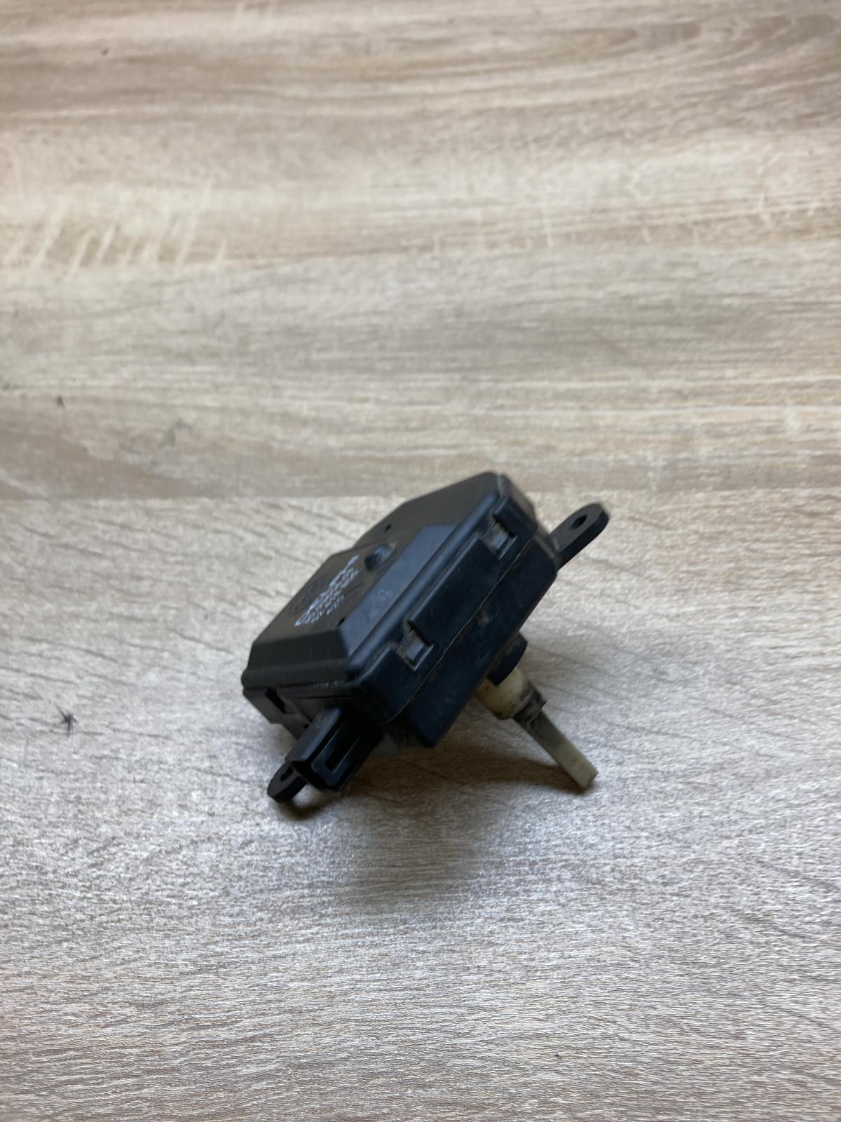 52418856   Air flap motor/actuator Opel Astra H