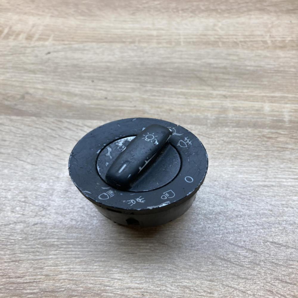 1K0941431A   Light switch Volkswagen Golf V