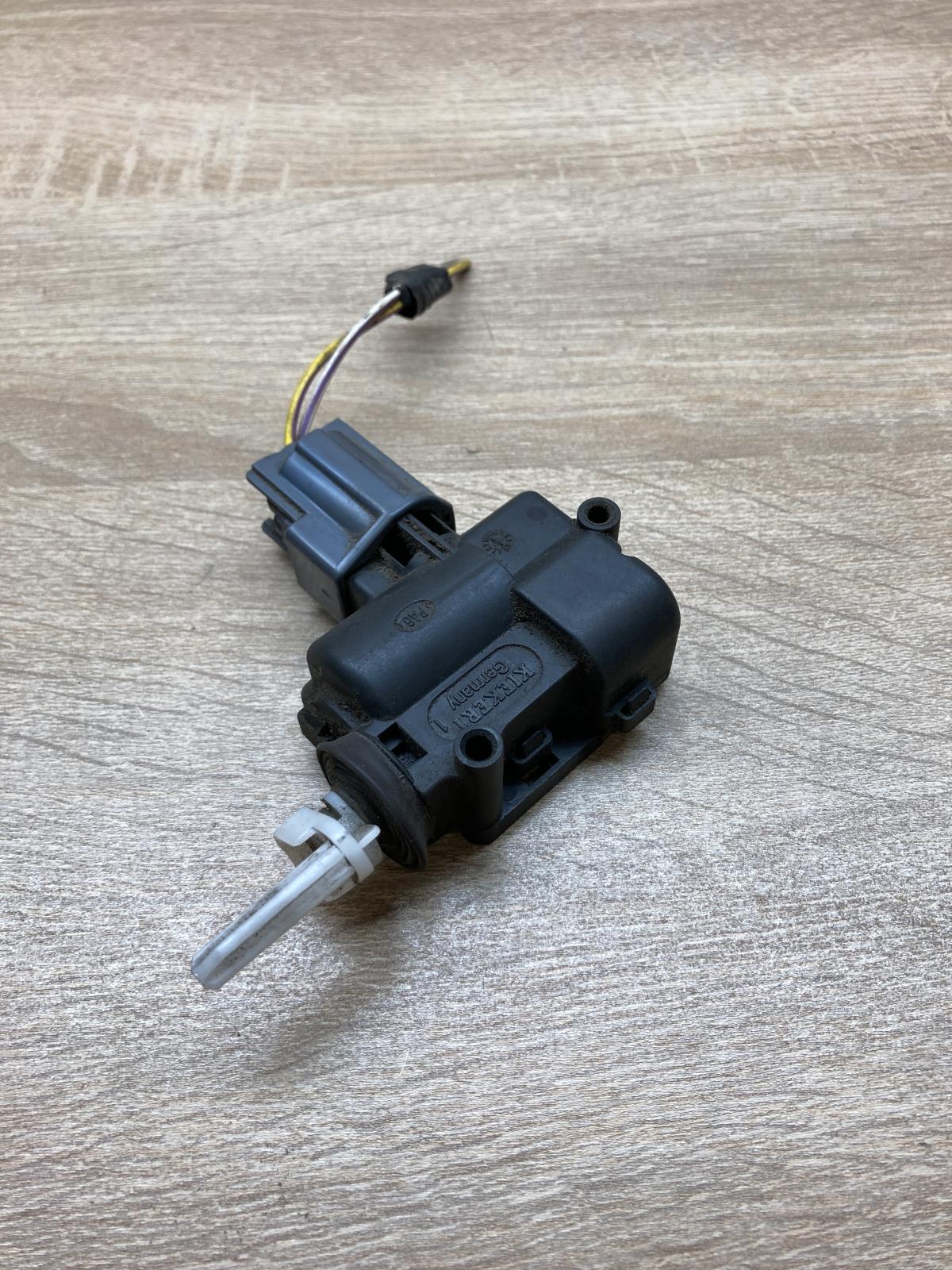 Ford   Fuel tank cap lock motor Ford Focus C-MAX