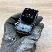 8685288   Electric window control switch Volvo S60