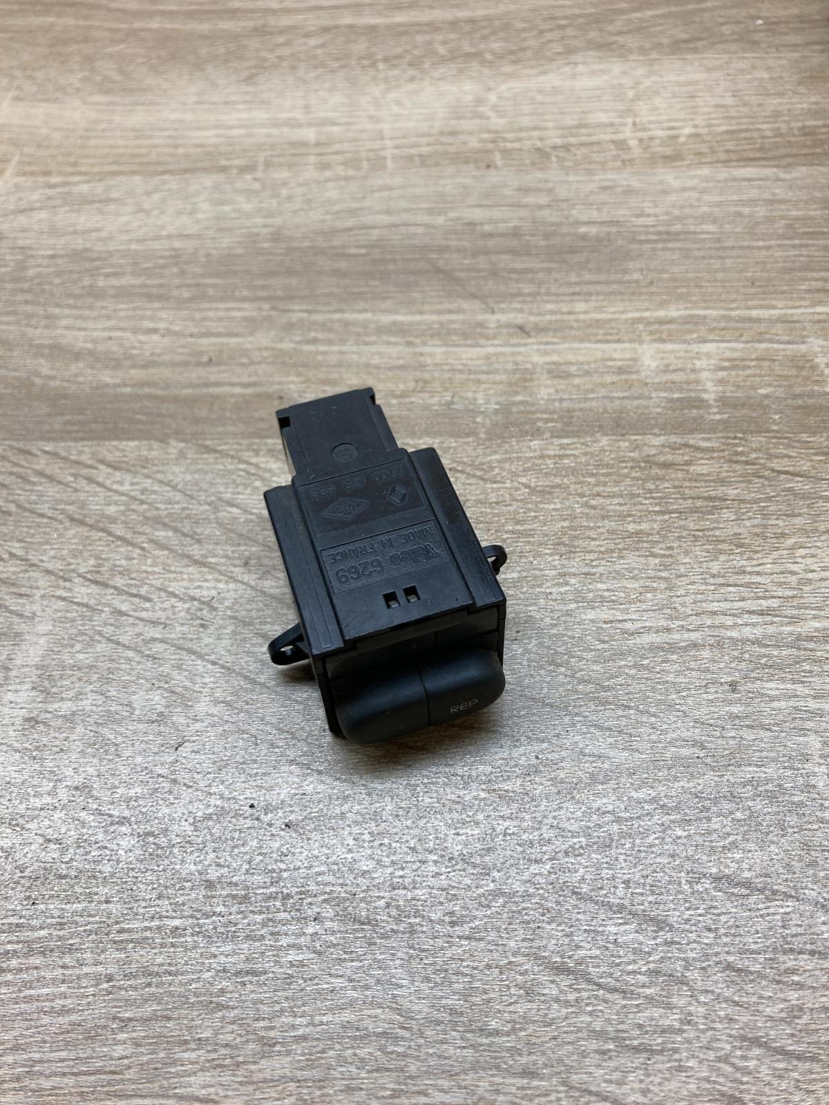 7700419688   A set of switches Renault Laguna II