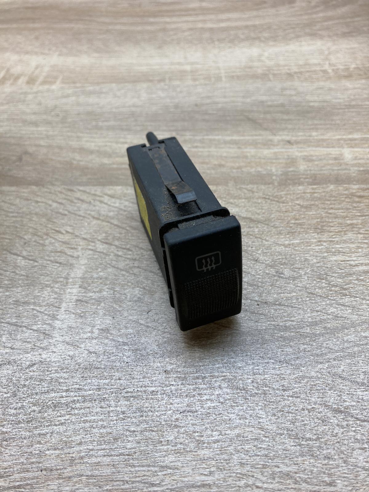 4D0941503   Windscreen/window heater switch Audi A4 S4 B5 8D