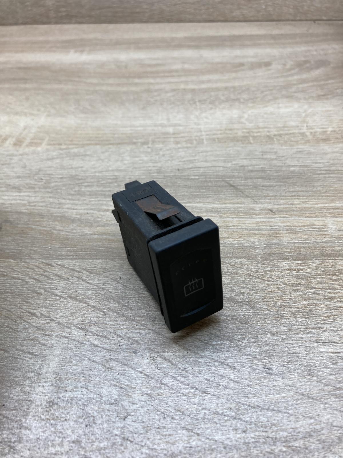 3B0959621C   Windscreen/window heater switch Volkswagen PASSAT B5