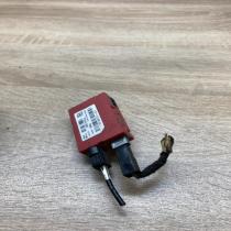 7CP1 18C847 EA P30761698  Aerial antenna amplifier Volvo V40