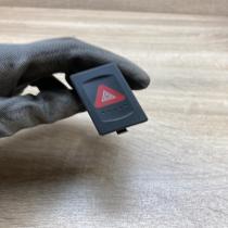 3B0953235B   Hazard light switch Volkswagen PASSAT B5