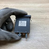 3B0953235B   Hazard light switch Volkswagen PASSAT B5