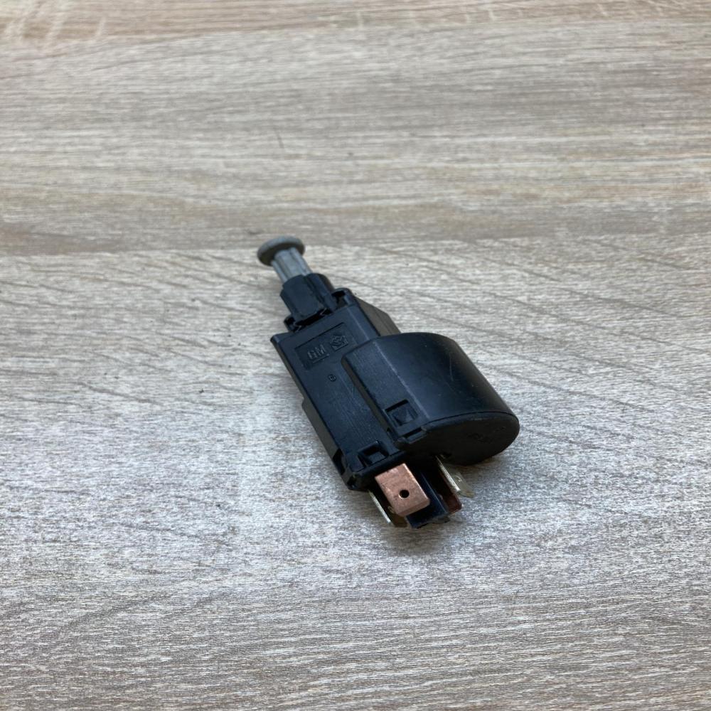 09132299 09175172  Brake pedal sensor switch Opel Zafira A