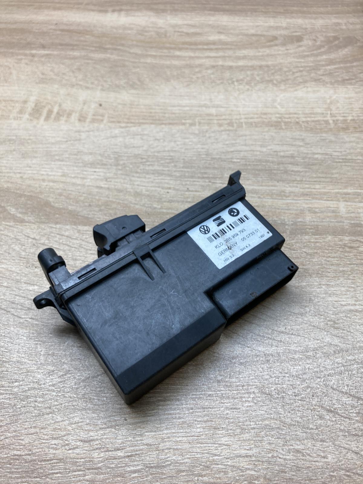 3B0959793   Electric window control switch Volkswagen PASSAT B5