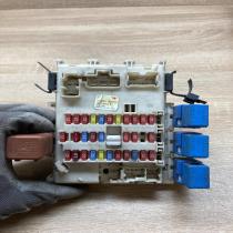 24350 AV700 24350AV700  Fuse module Nissan Primera