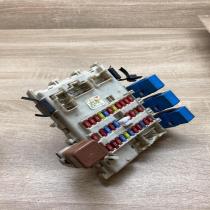 24350 AV700 24350AV700  Fuse module Nissan Primera
