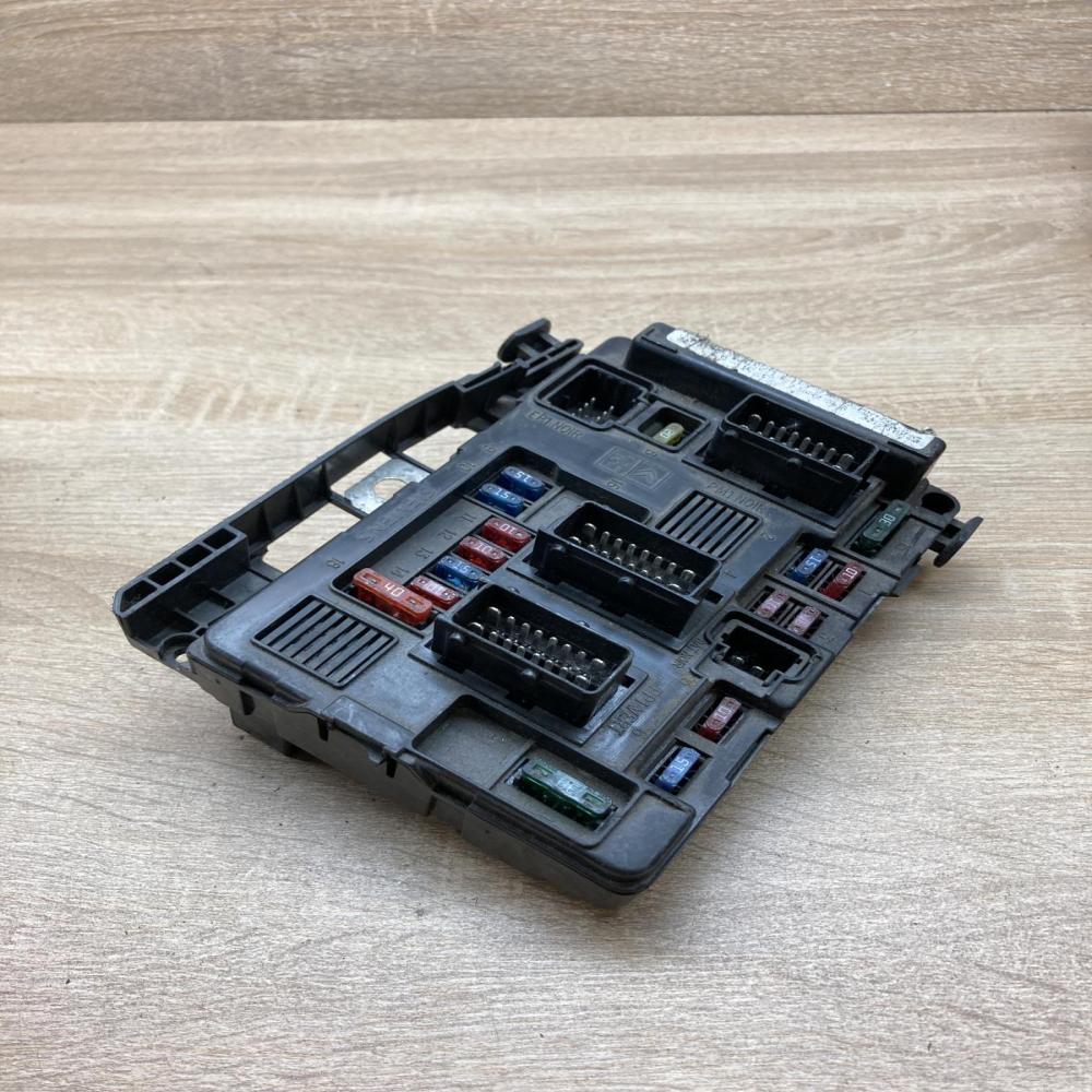 C5 central body module   Fuse module Citroen C5