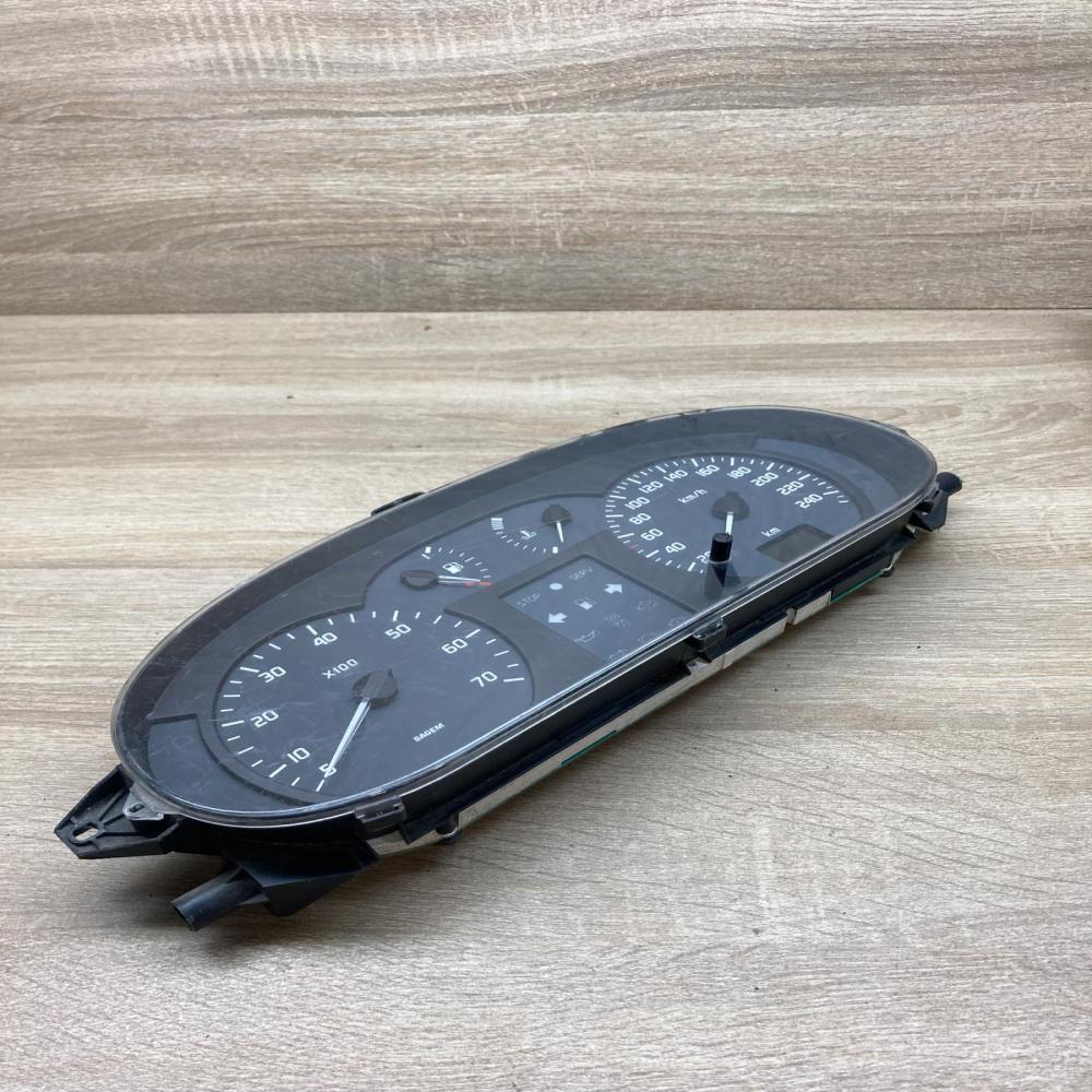 8200071820   Speedometer (instrument cluster) Renault Megane I