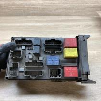 8200148809 A 8200004201E  Fuse module Renault Laguna II