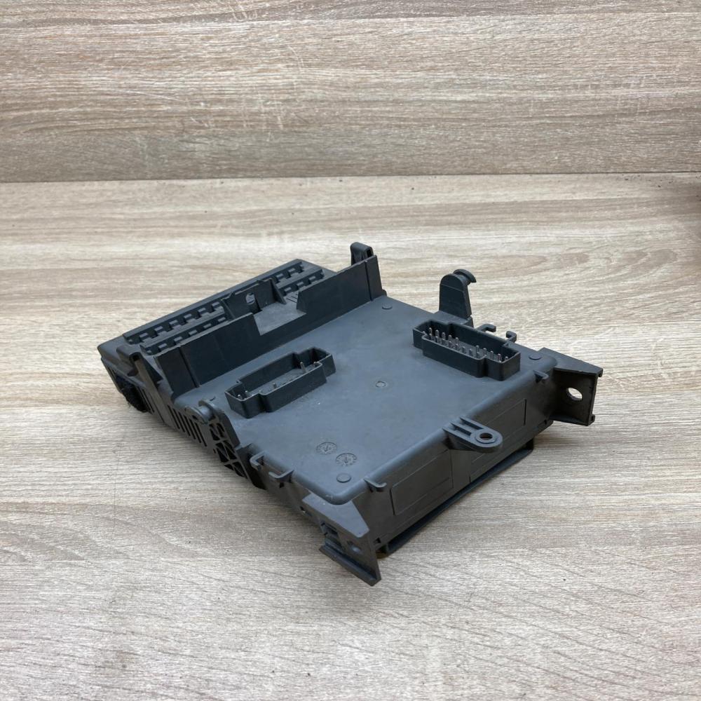 8200004201E   Fuse module Renault Laguna II