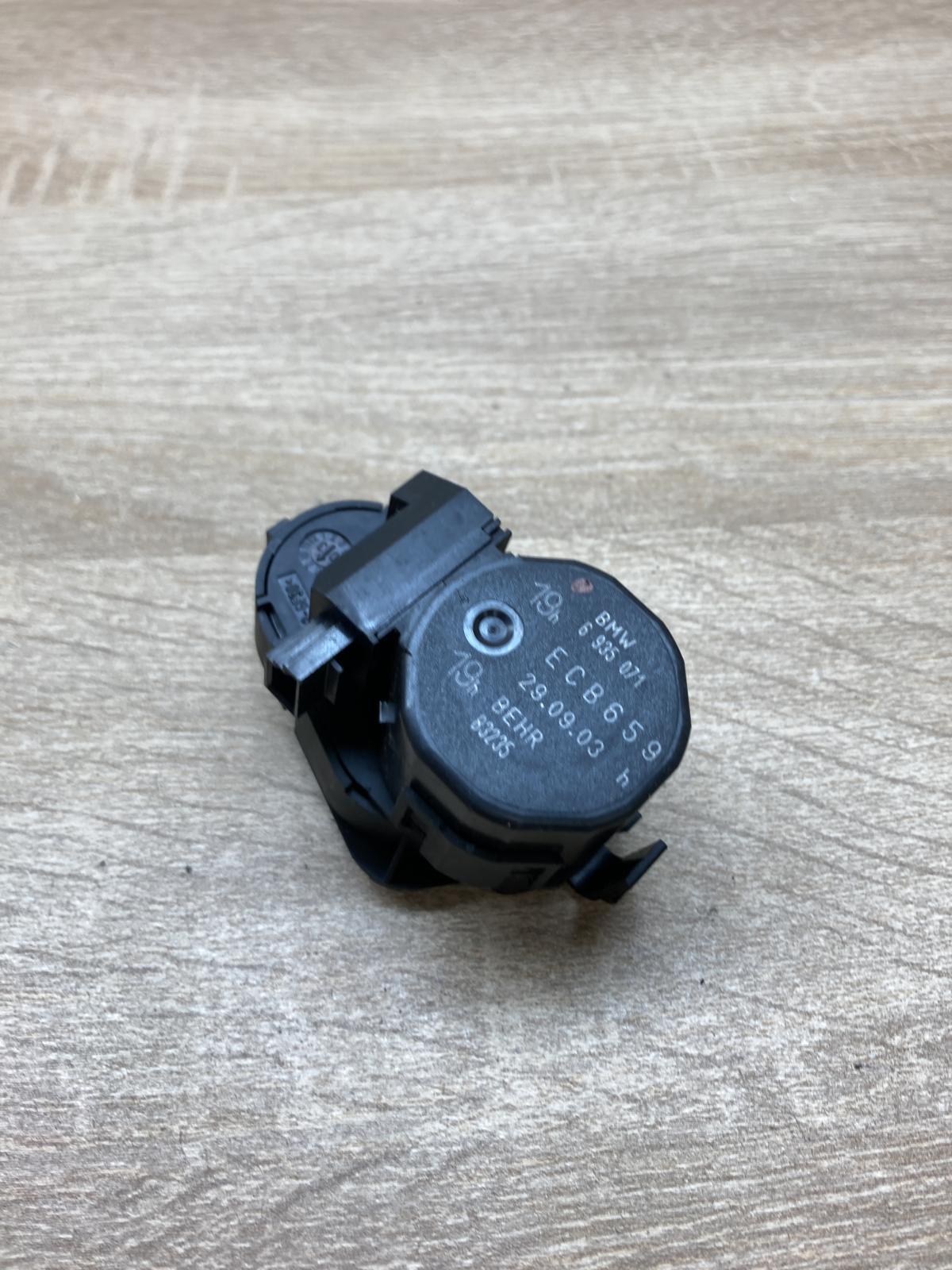 6935071   Air flap motor/actuator BMW 7 E65 E66