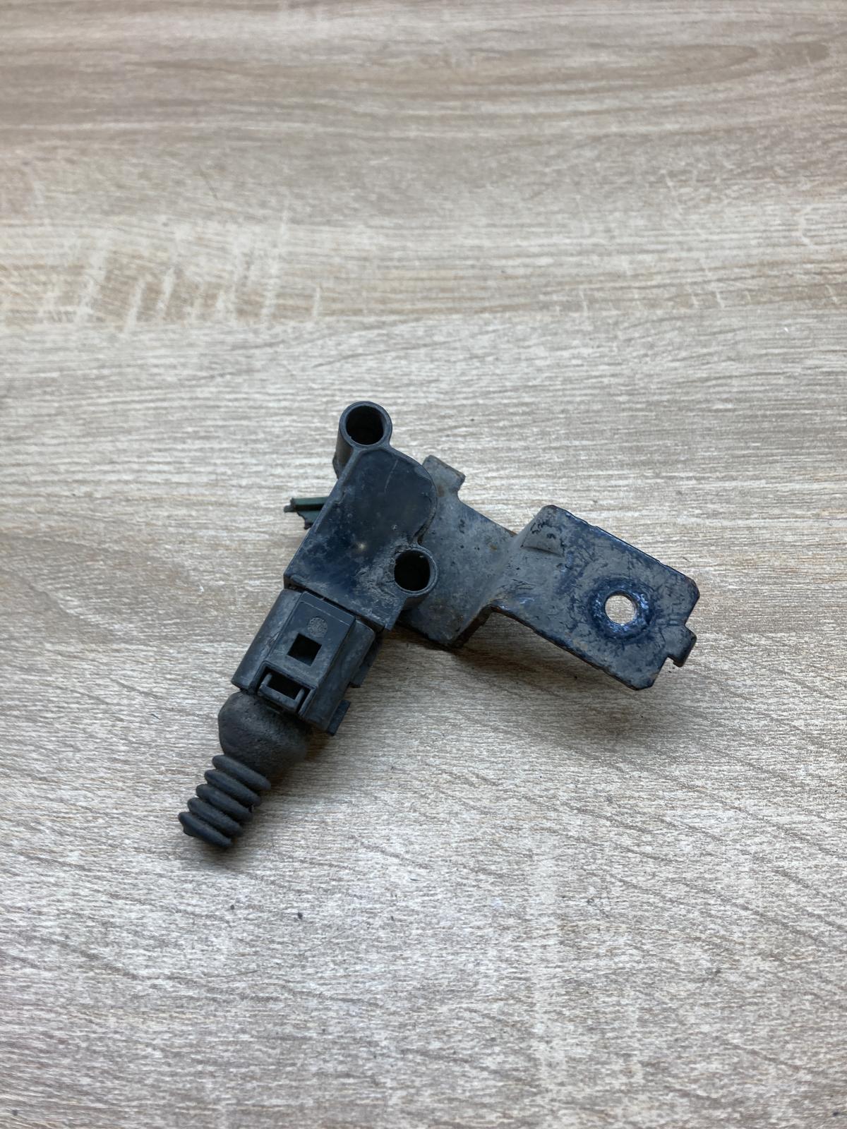 3G0907503   Headlight/headlamp level sensor Volkswagen Scirocco