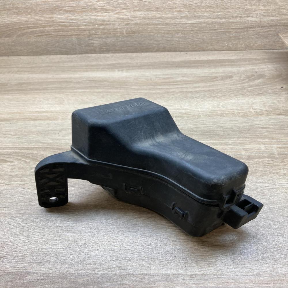 Toyota   Fuse module Toyota Avensis T250