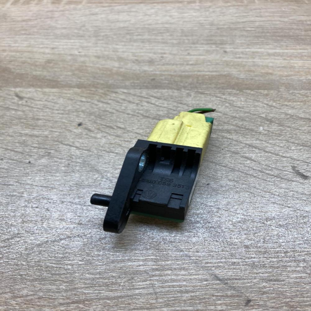 5N0959351B   Airbag deployment crash/impact sensor Volkswagen Tiguan
