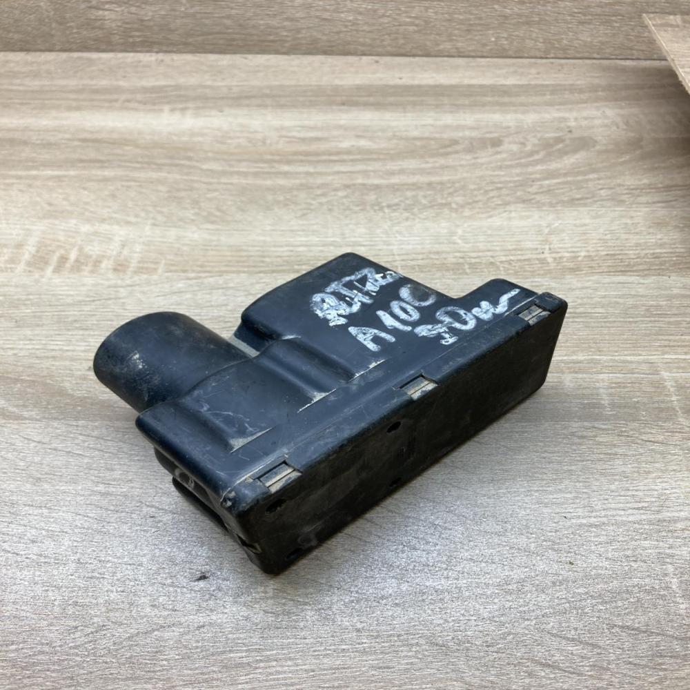 443862257H   Central locking vacuum pump Audi 80 90 S2 B4