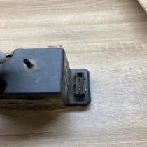 443862257D   Central locking vacuum pump Audi 80 90 B3