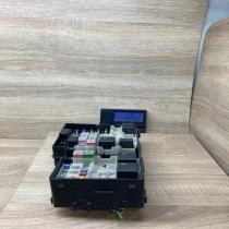 8688040 518818000  Fuse module Volvo V50